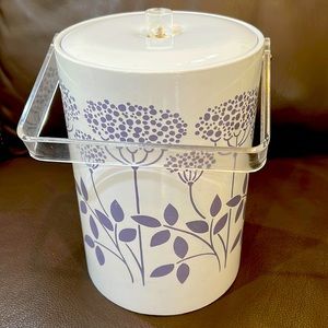 Fab VTG 1980s 11" Ice Bucket Glossy White & Lilac Floral design Lucite handle